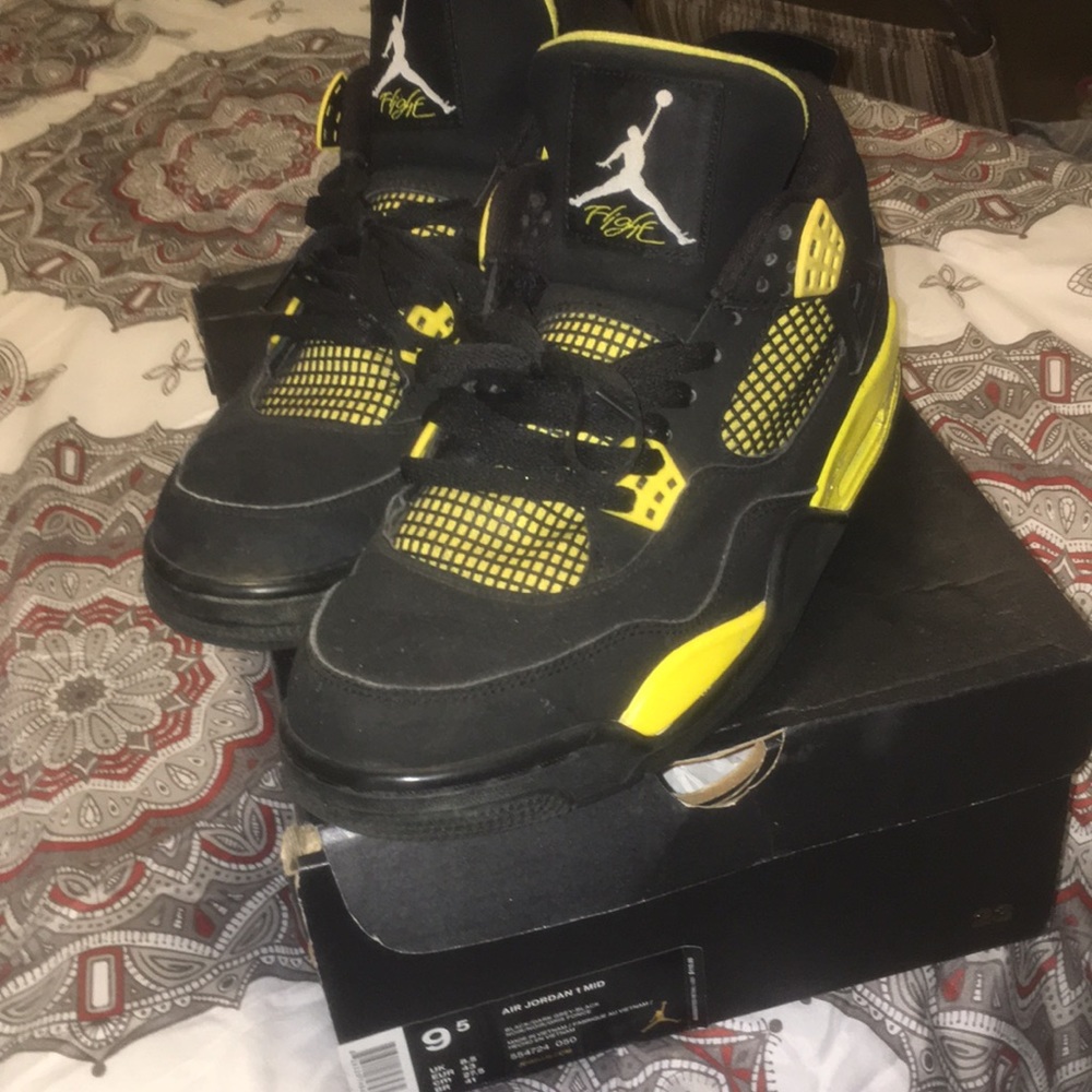 Jordan retro 4